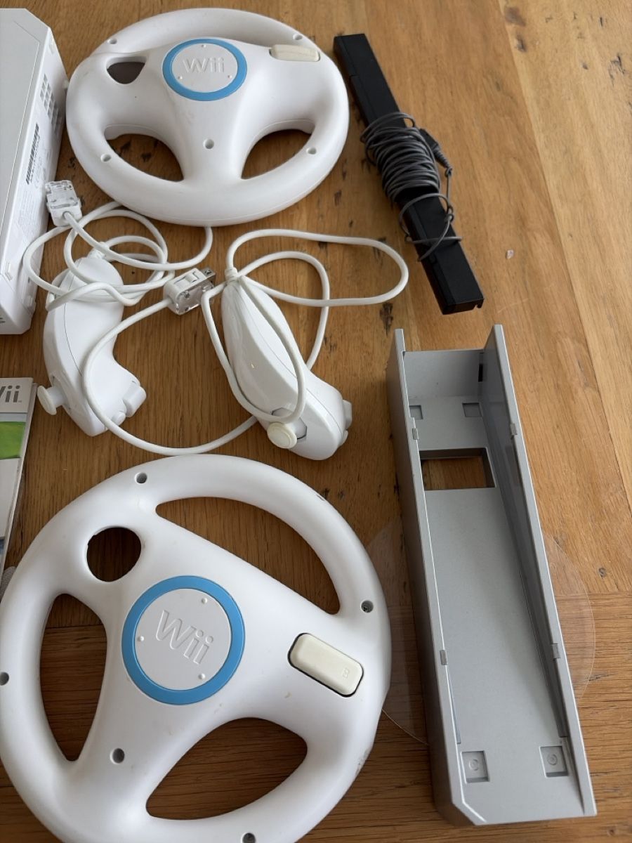 Nintendo Console: Console Nintendo Wii – Usato da Echallens venduto da JAR69 2