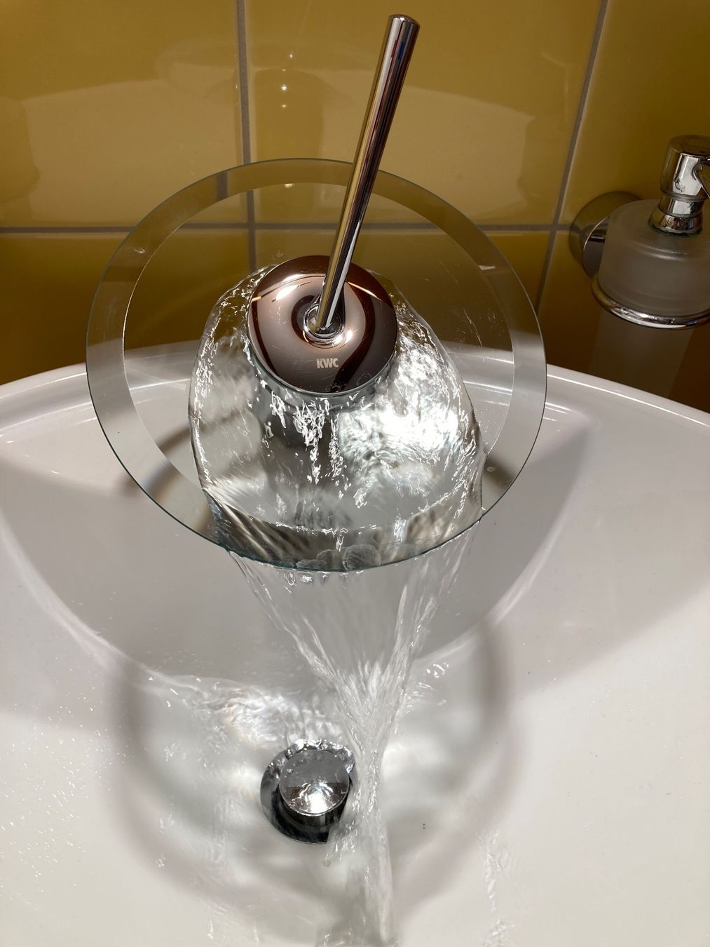 Rubinetteria: neuer Wasserhan im Wasserfall-Stil – Nuovo (secondo la descrizione) da Langenthal venduto da jessiica_z