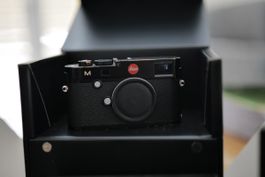 Leica M240 Body with 2 batteries