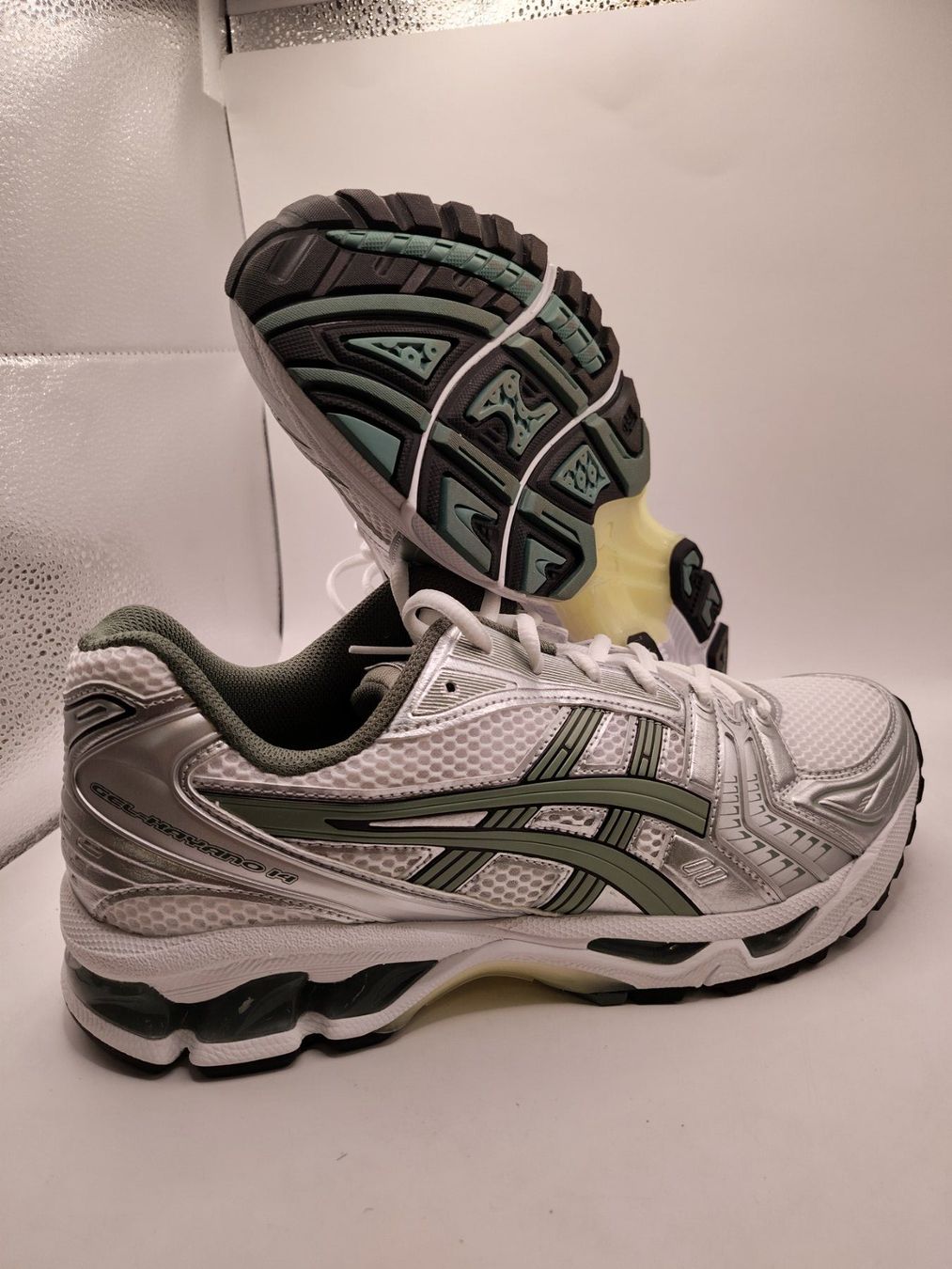 Asics Scarpe da uomo: Asics - Gel Kayano 14 Gr. 44 – Nuovo e nell'imballaggio originale da Dällikon venduto da Retouren_Resale
