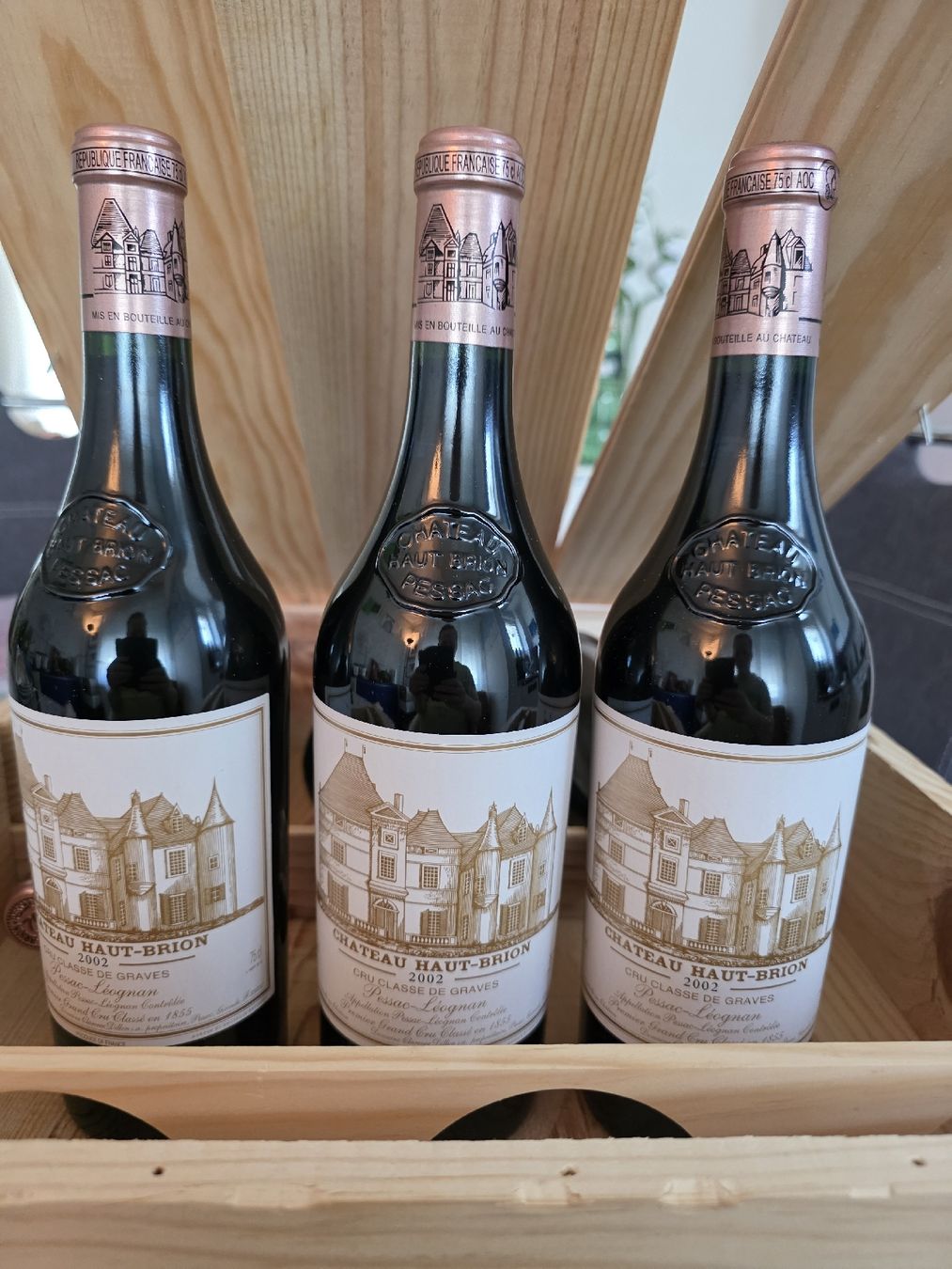 Haut-Brion Vins: 1 x Ch. Haut-Brion 2002, 18/20 RG, 93 WA – Neuf avec emballage d'origine à Zürich par Best_World_Wines