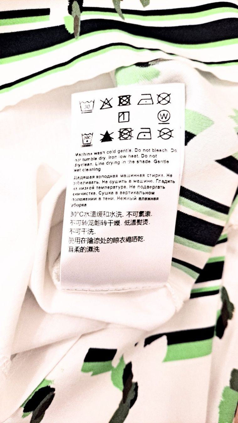 Escada Camicette: Escada Seidenbluse Gr. S eher M. NP 332 CHF – Usato da Liestal venduto da Mas-Y-Mas 6