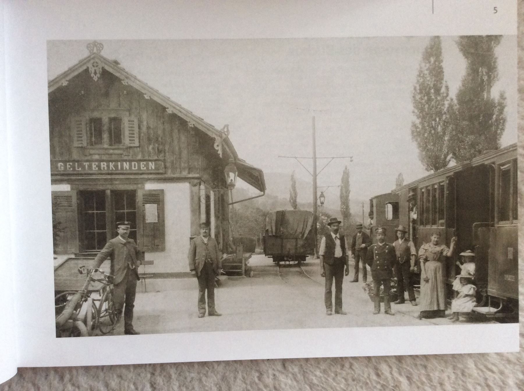 Libri: Aktion: Eisenbahn Sissach-Gelterkinden – Nuovo e nell'imballaggio originale da Tecknau venduto da bleilaus 2