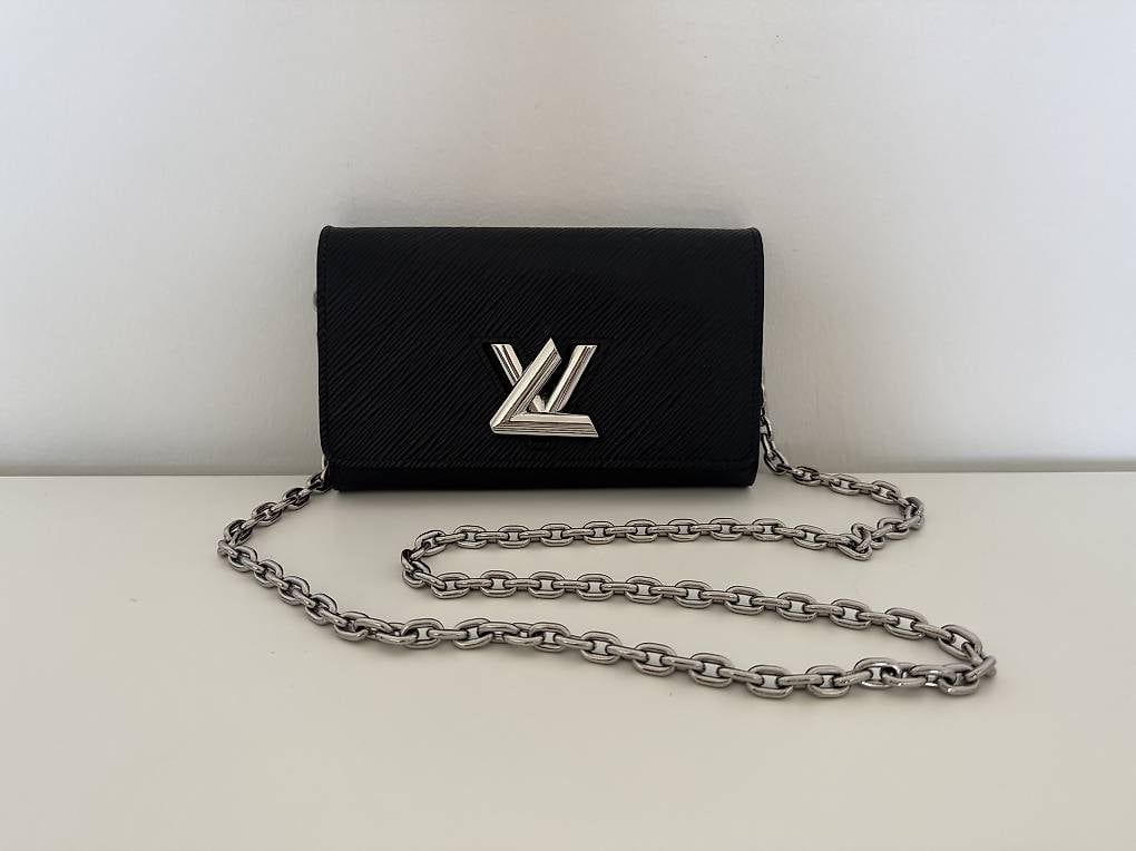 Borse da donna: Louis Vuitton Twist Chain Epi Noir – Usato da Basel venduto da Ohschaumal
