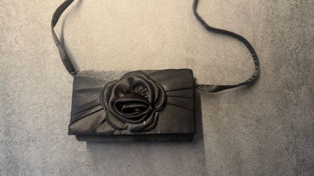 Umhängetasche schwarz Rose elegant Clutch