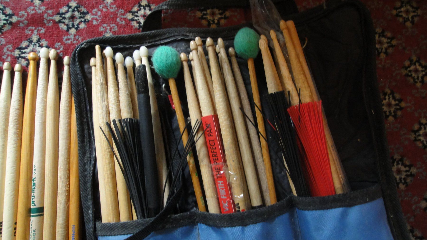 Musikinstrumente: div drumsticks mit tasche – Gebraucht aus winterthur von Sdhkk 1