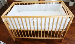Babybett inkl. Matratze, Randschutz & Spannbettlacken