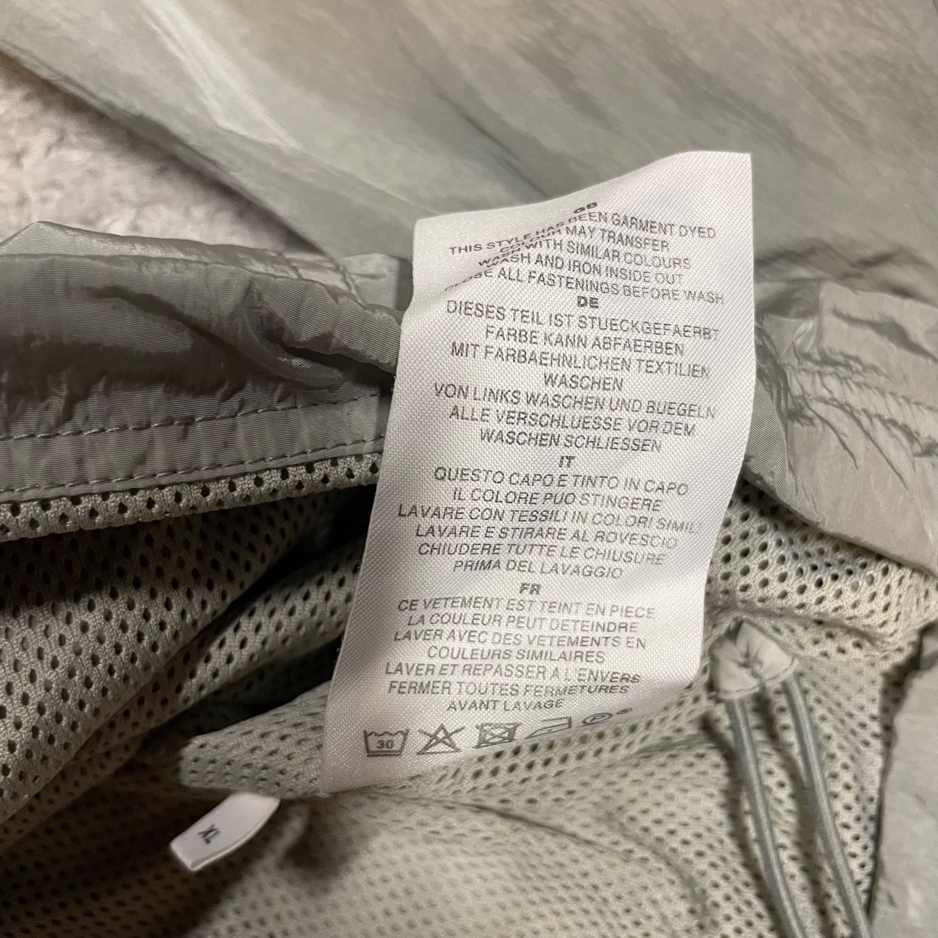Closed Giacche: Closed Light Cagoule Windbreaker Jacke XL Silber/Grau – Usato da Bubikon venduto da SwissSecondLife 8