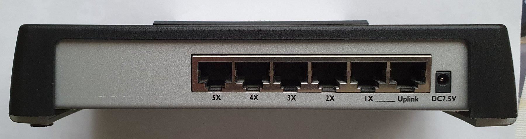 Hub & Switch: Level One 5 Port Ethernet Switch – Usato da Flaach venduto da kubi36 2
