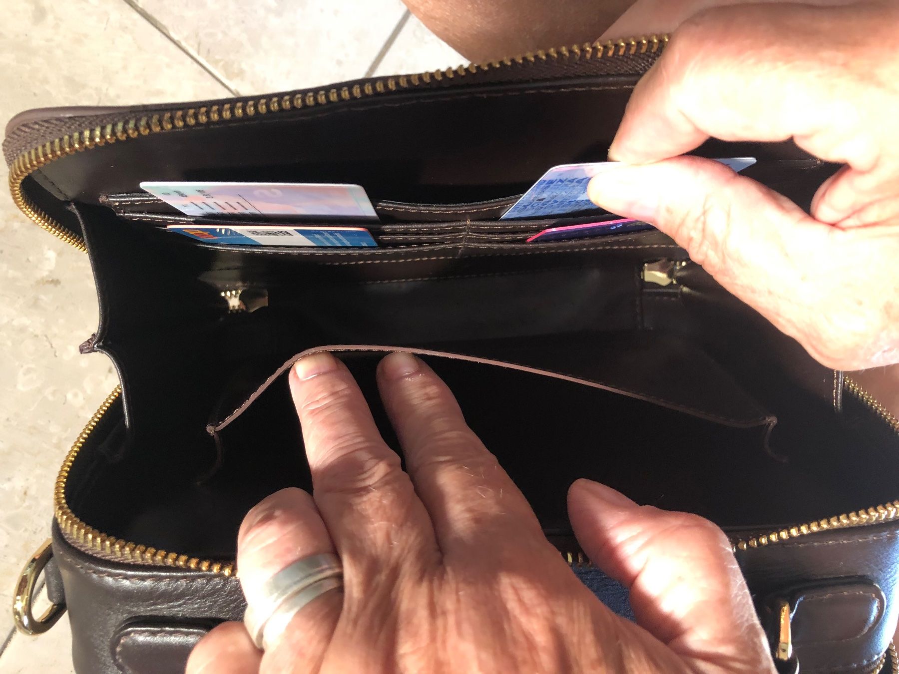Taschen für Damen: Damen Handtasche Stingray – Neu (gemäss Beschreibung) aus Schwerzenbach von UrsZ01 4