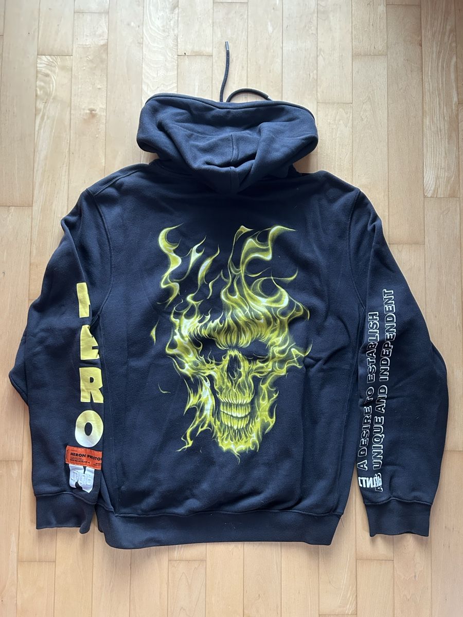 Pullover & Sweatshirts: Heron Preston Skull Hoodie – Gebraucht aus Gockhausen von pierrezhh