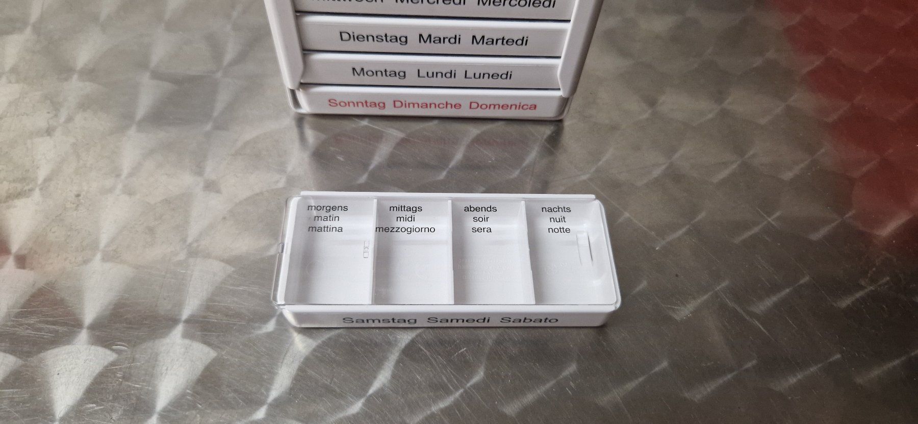 Behälter & Ähnliches: Tabletten Dose für 7 Tage Nr. 1 – Gebraucht aus Niederbipp von Trude04 1