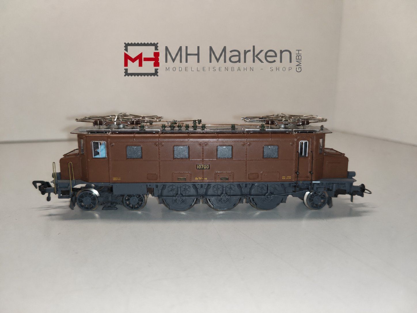 Fleischmann Modelleisenbahnen: Fleischmann 4345 SBB CFF FFS E-Lok Ae 3/6 DC Analog H0 OVP – Gebraucht aus Basel von mhmarken