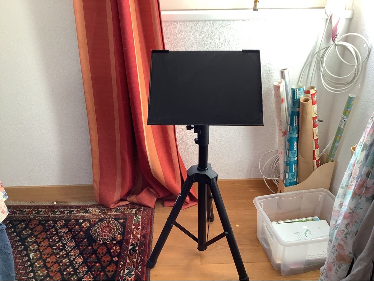 Sonstiges zu Computer & Netzwerk: Tablet Ständer Adam hall – Gebraucht aus Veltheim AG von mollilove