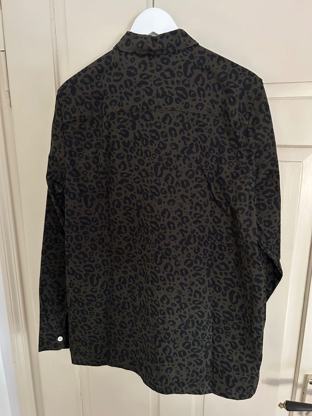 Carhartt Camicie: Carhartt Hemd, Leopardenmuster, Gr. L – Nuovo (secondo la descrizione) da Zürich venduto da emkay13 1