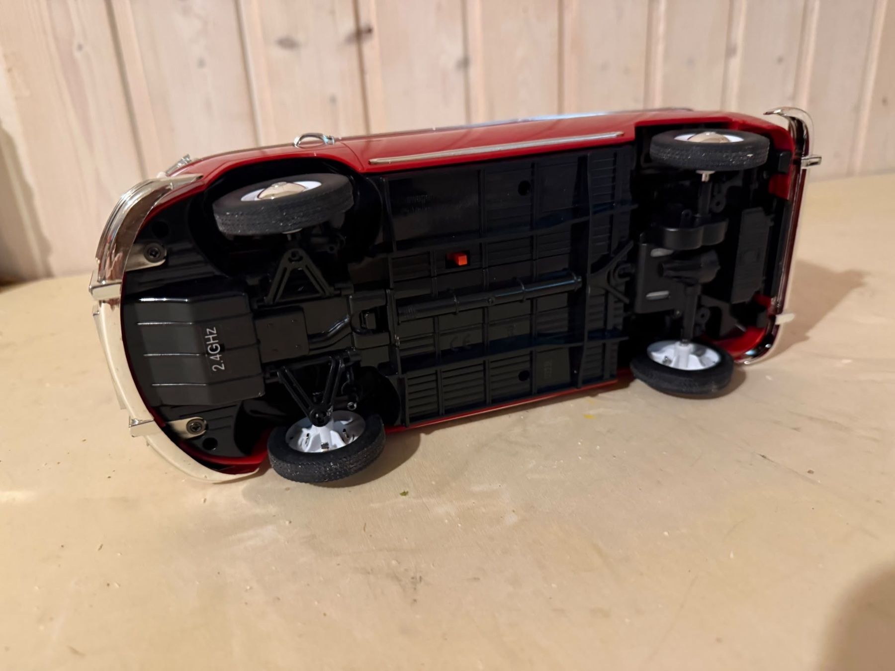 Modellismo RC: VW Bus Modellauto ferngesteuert Defekt – Difettoso da Altdorf UR venduto da mobauwidmer 1