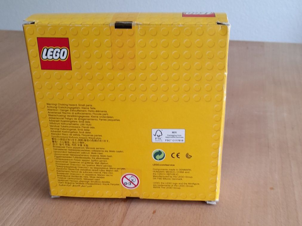 Lego Kit di costruzioni: LEGO roter Stein mit Displaystaender – Usato da Oftringen venduto da Kasimir2007 1