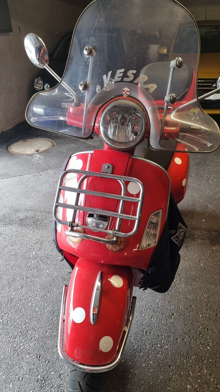 Piaggio Strada: Piaggio Vespa GTS 250 – Usato da Arni AG venduto da nemo2011
