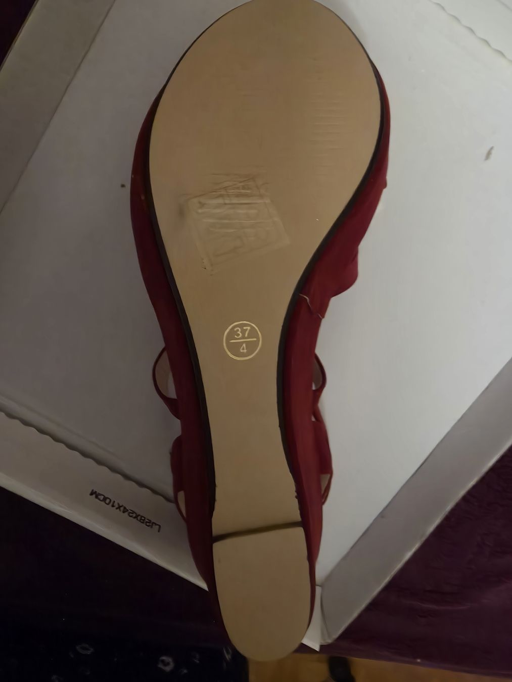 Damenschuhe: sandales taille 37 rouges neuves – Neu und originalverpackt aus Corcelles-Payerne von Shielddd 2