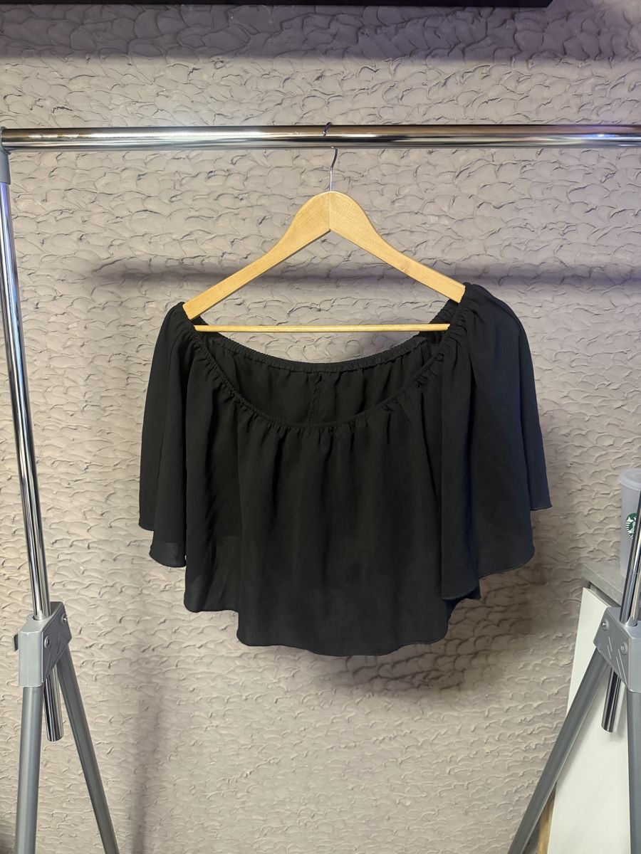 Top: Haut noir  – Usato da St-Séverin venduto da zoe_28p5