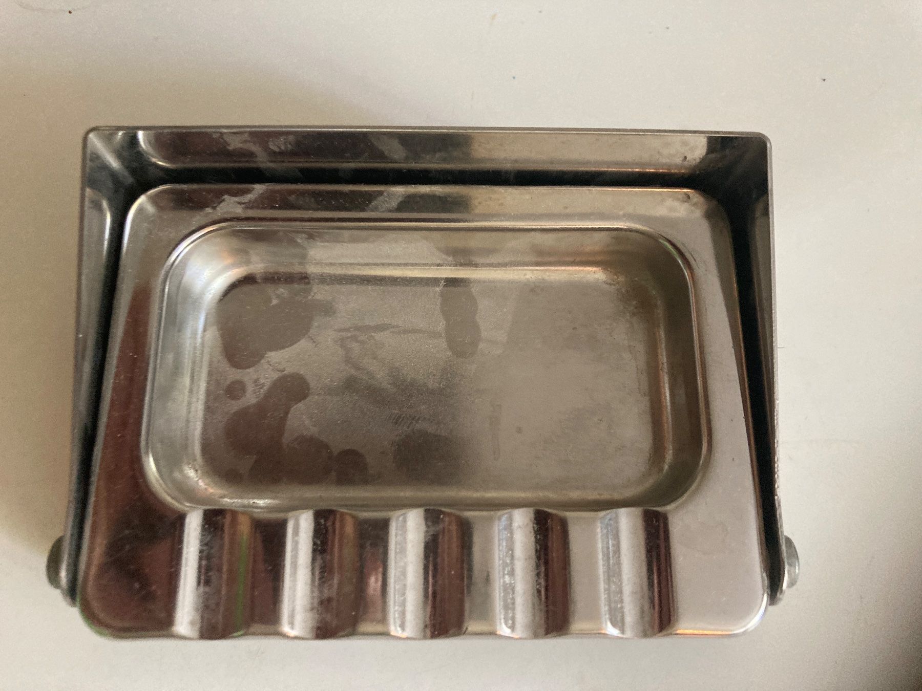 Aschenbecher: Wand-Aschenbecher aus Chromstahl – Gebraucht aus Zürich von Chaeffeler
