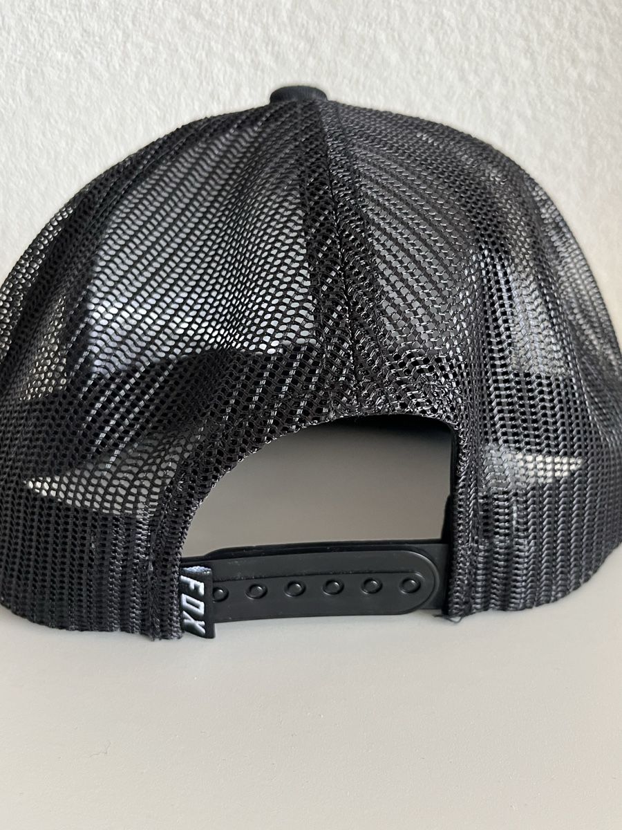 Fox Copricapi, berretti & cappellini: Fox Trucker Cap, Youth-Grösse, Schwarz – Nuovo (secondo la descrizione) da Frauenfeld venduto da heyLani 2