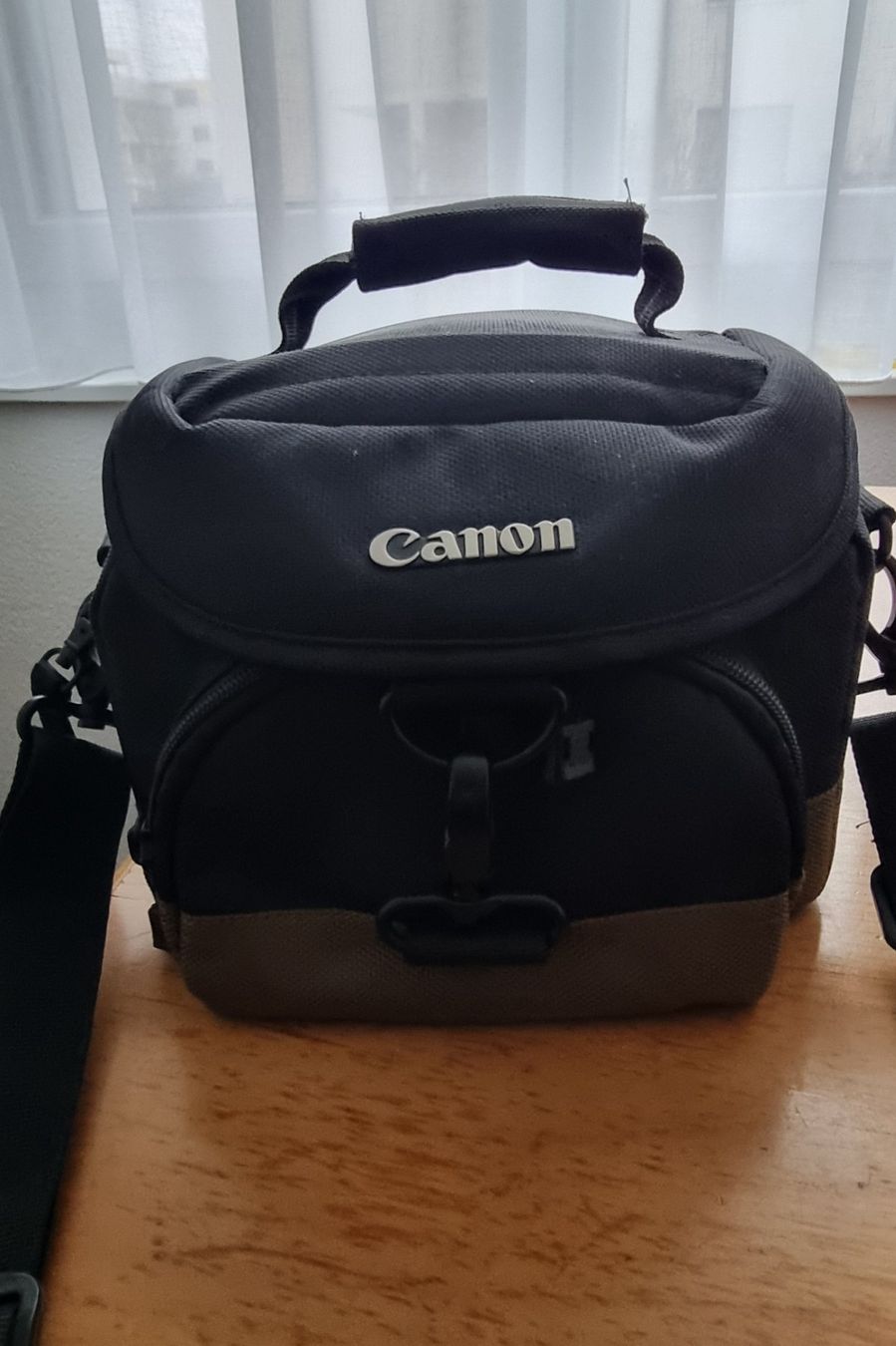 Canon Kamera: Canon Eos 1100 D Spiegelreflex Kamera – Gebraucht aus Kleindöttingen von Shadow57 3