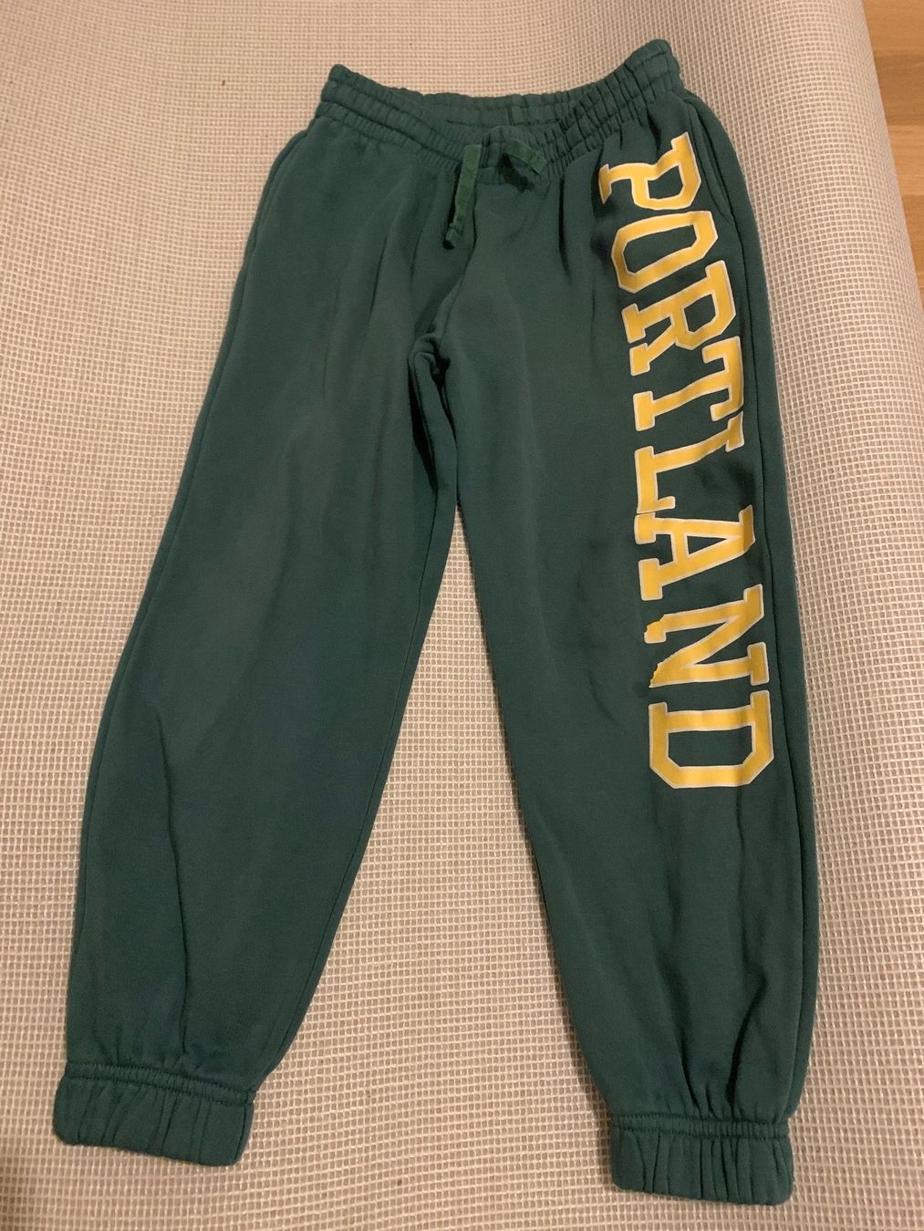 H&M Pantaloni: Turnhose Gr. 128 – Usato da Zürich venduto da Lucinka21