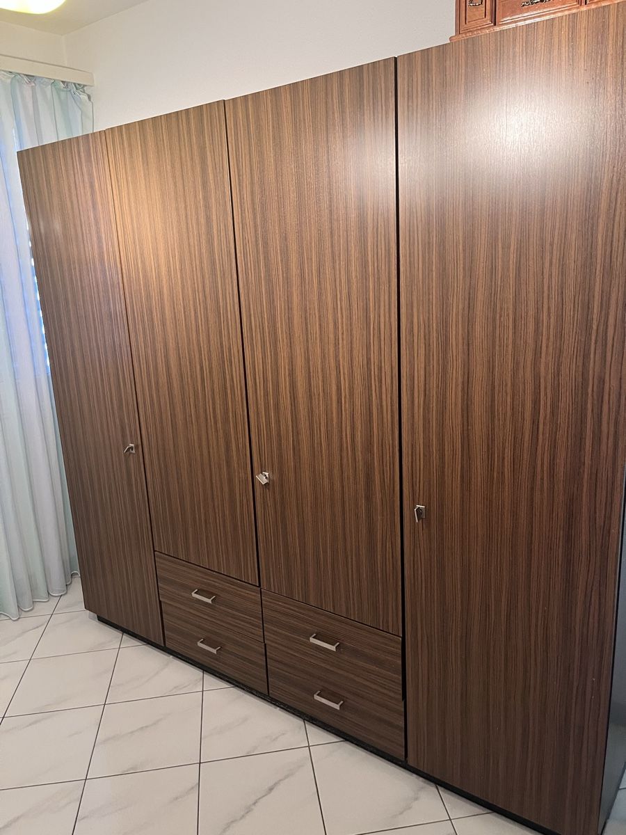 Armadi: Schrank braun – Usato da Hinwil venduto da dire07