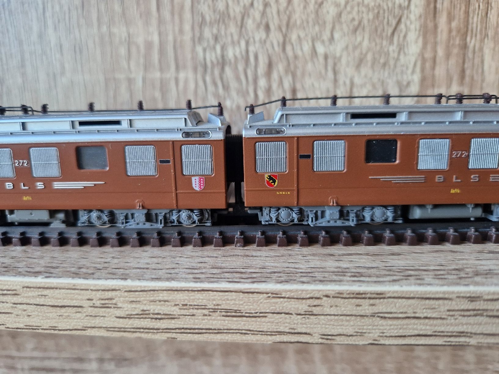 Hobbytrain Trains électriques: belle AE6/6 du BLS  – Défectueux à Neuchâtel par allen07 1