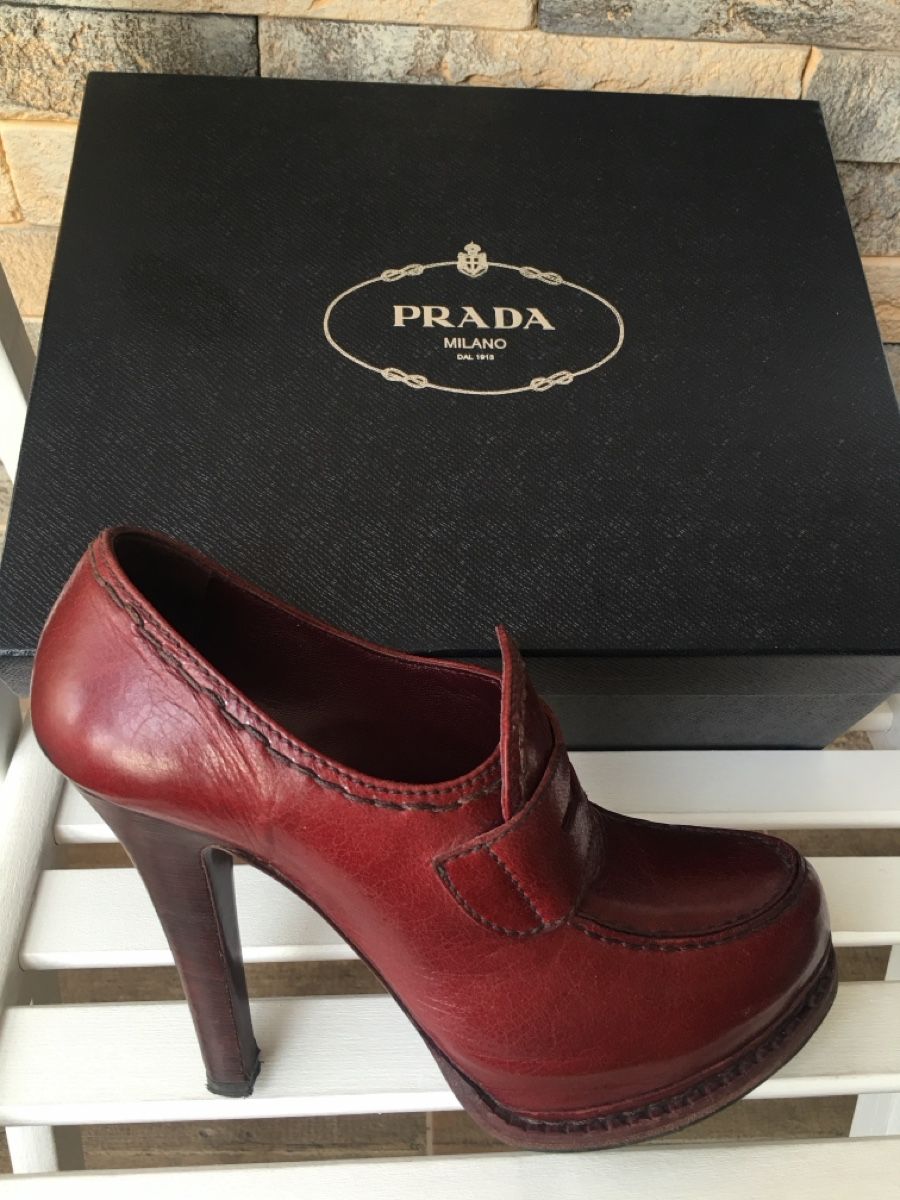 Prada Scarpe da donna: Prada Pumps Burgundy Grösse 38.5 – Usato da Oberwil b. Zug venduto da fis_2wtq