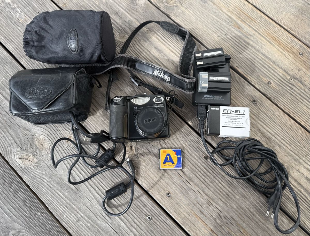 Nikon Kamera: Nikon COOLPIX5000 Digital Caméra – Gebraucht aus La Tour-de-Peilz von 3RST 3