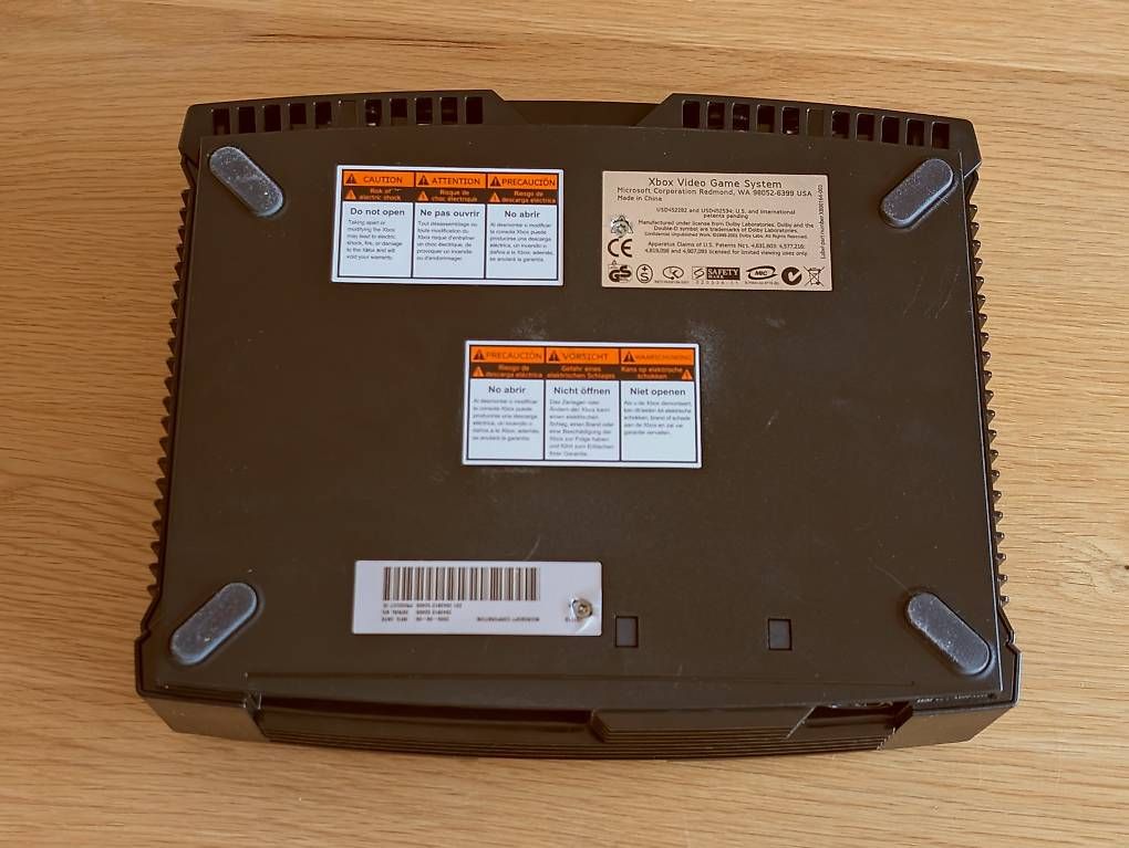 Microsoft Console: Xbox original Microsoft | fonctionne | 3 manettes – Usato da Neuchâtel venduto da Nila_3D 3