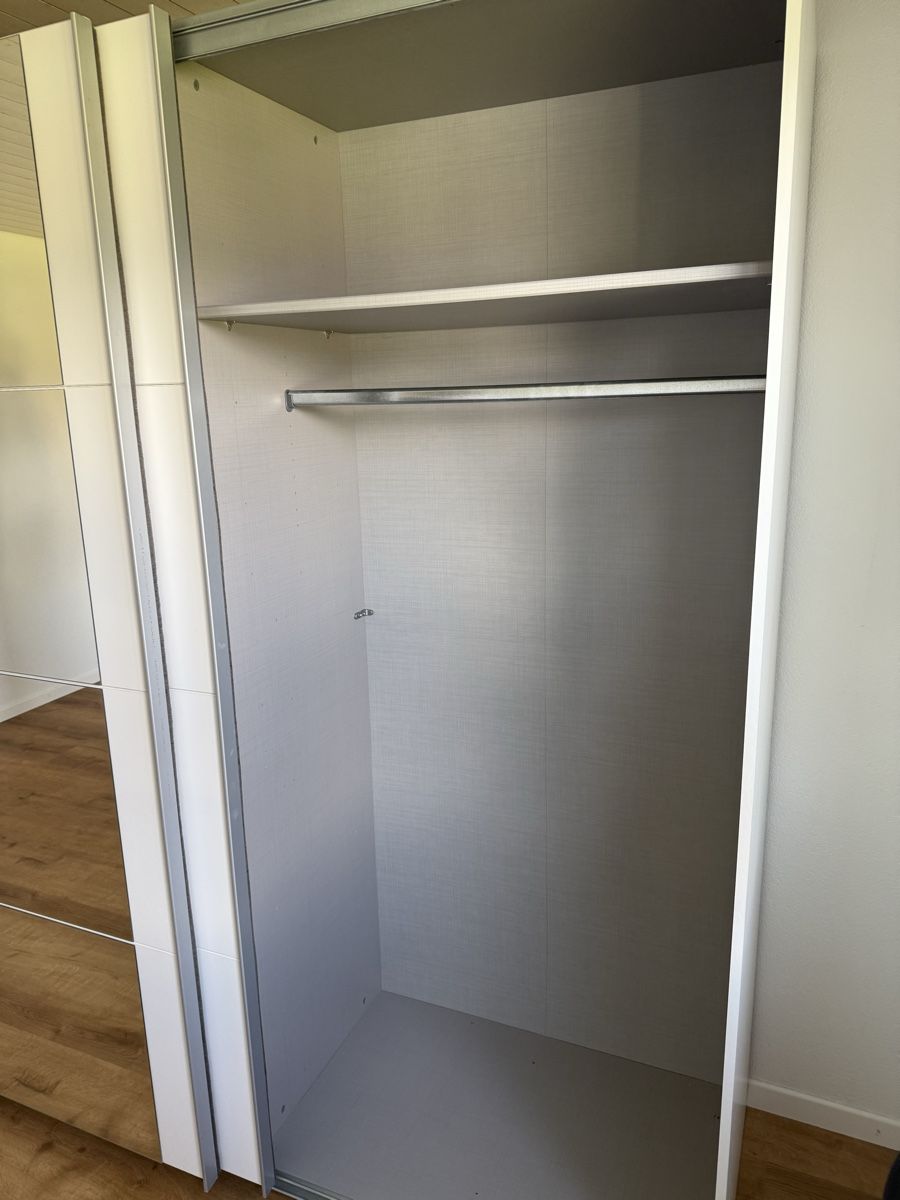 Armadi: Jelomolo grosser Schrank zu verschenken – Usato da Widnau venduto da and_d2ts 1