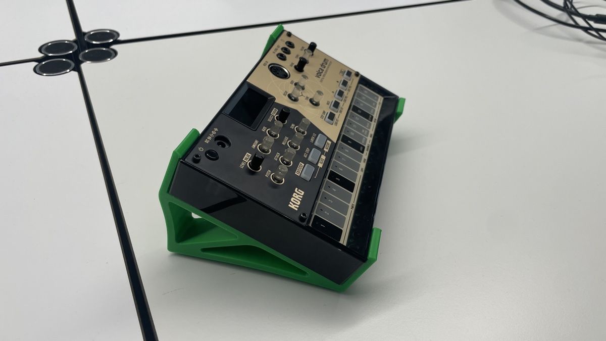 Korg Strumenti musicali: Korg Volca Stand - 3D Printed – Nuovo e nell'imballaggio originale da Luzern venduto da Vi-Print