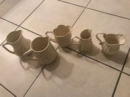 Geschirr Krüge weiss beige auch als Deko Shabby