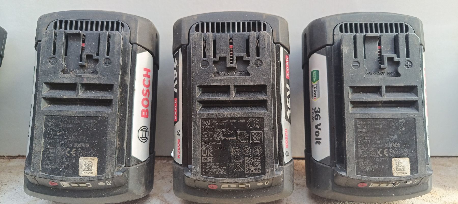 Bosch Caricatori & Batterie: 3x Bosch Akku 36 V 4.0 A mit Ladegerät  – Usato da Orselina venduto da redpanda 1