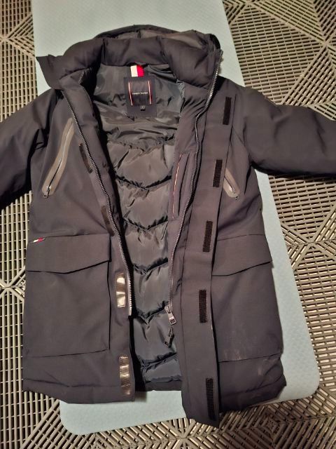 Tommy Hilfiger Giacche: Parka Tommy Hilfiger – Nuovo (secondo la descrizione) da Inwil venduto da Froschbrise