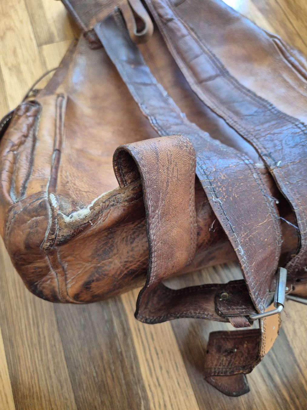 Zaini: Sac à dos vintage en cuir véritable – Usato da Versoix venduto da Lenas9 6