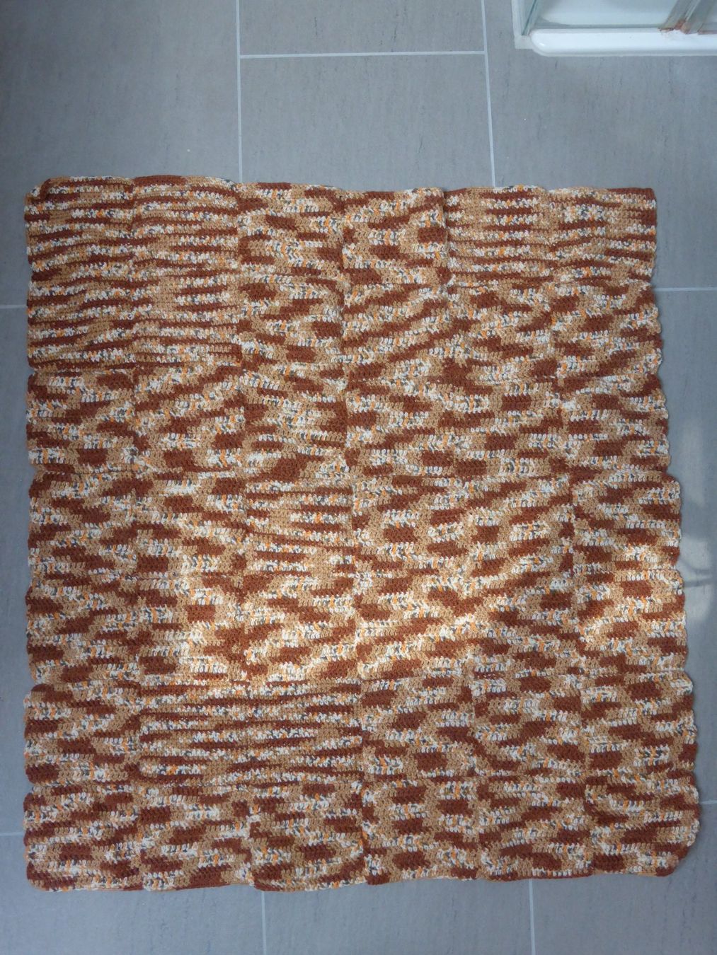 Coperte: Babydecke Handgestrickt braun – Usato da Kefikon TG venduto da sandragruen
