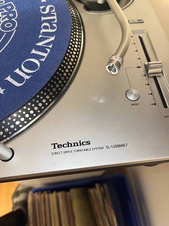 Giradischi: 2x Technics SL-1200MK7 – Usato da Fribourg venduto da gay_8sqw 4