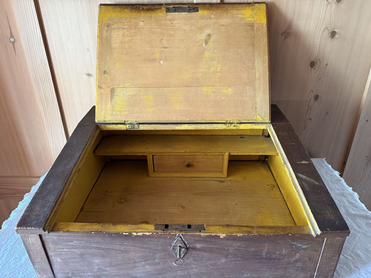 Cassettiere: Sekretär – Usato da Appenzell Eggerst. venduto da Koer85 2