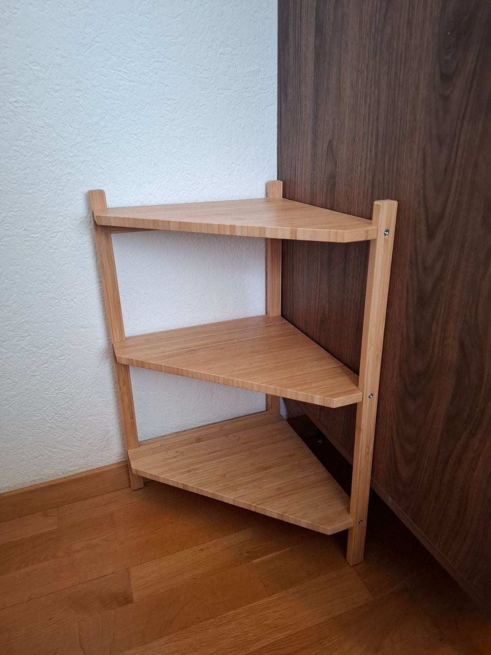 Scaffali: Eckregal – Usato da Hombrechtikon venduto da tatjana.kaelin