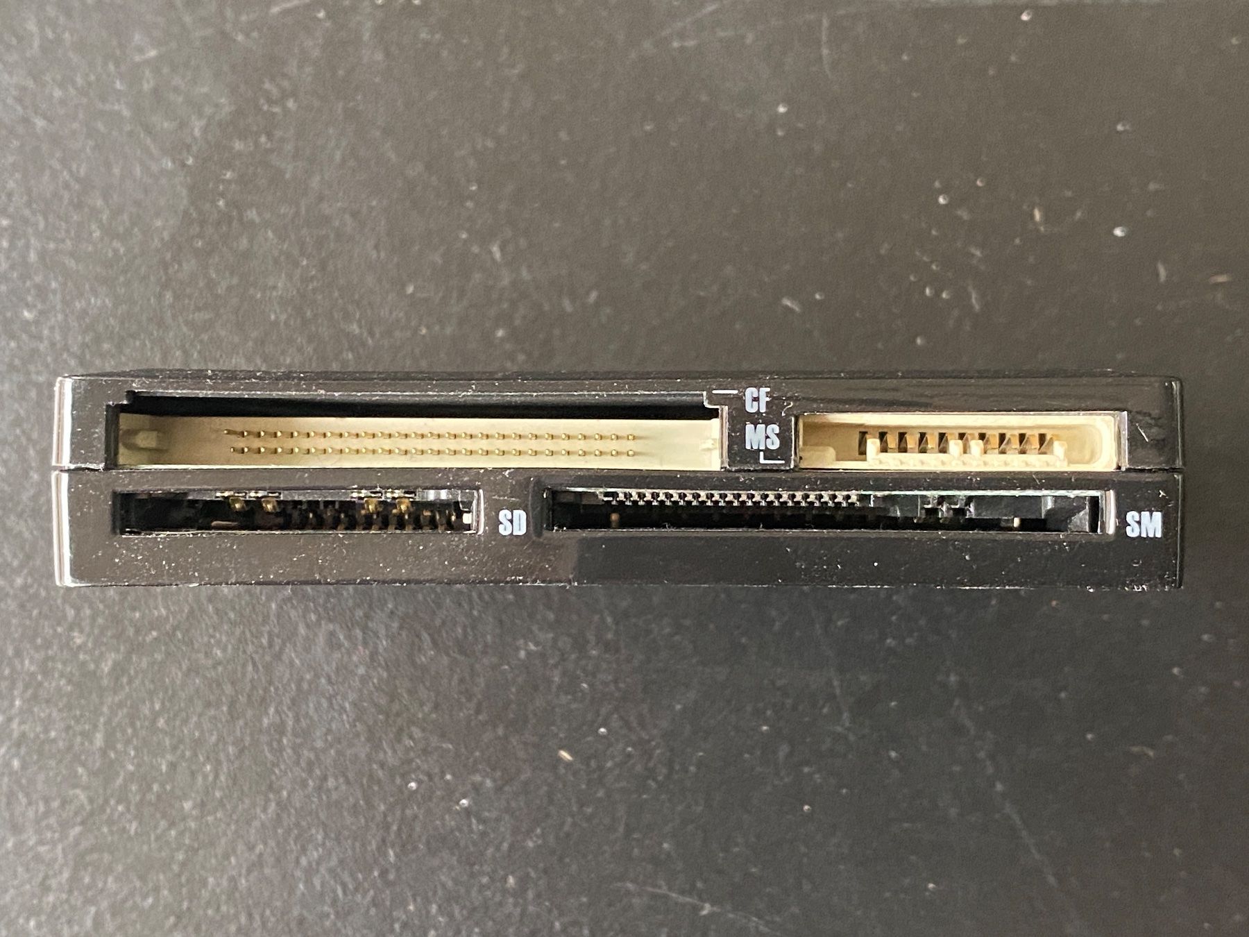 Renkforce Lettori di schede: Renkforce HY-CR-728 Card Reader – Usato da Zürich venduto da wirzbold 1