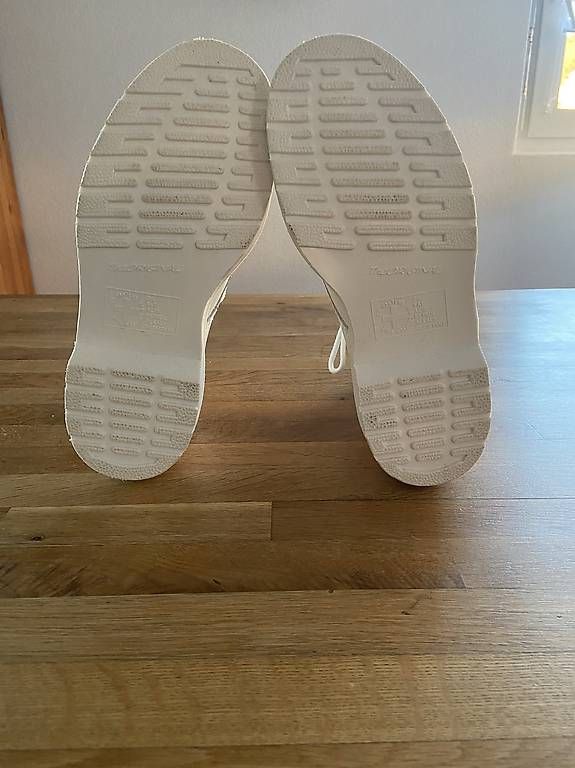 Damenschuhe: Doc Martens blanches neuves - T.38 – Gebraucht aus Hauterive NE von LS2068 1