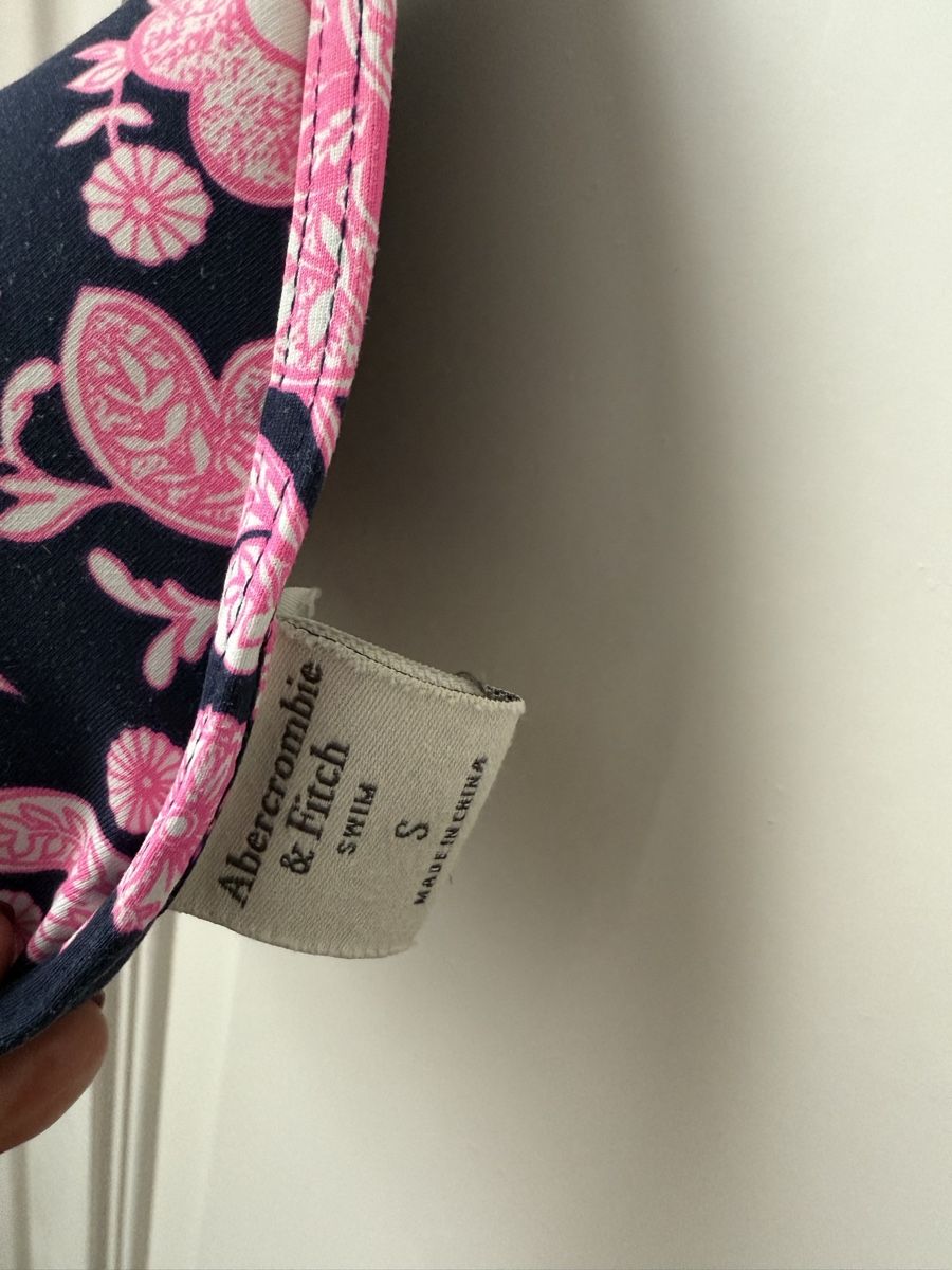 Abercrombie Badekleider & Bikinis: Abercrombie & Fitch triangle bikini NEW – Neu (gemäss Beschreibung) aus Zürich von eve_m2gr 3