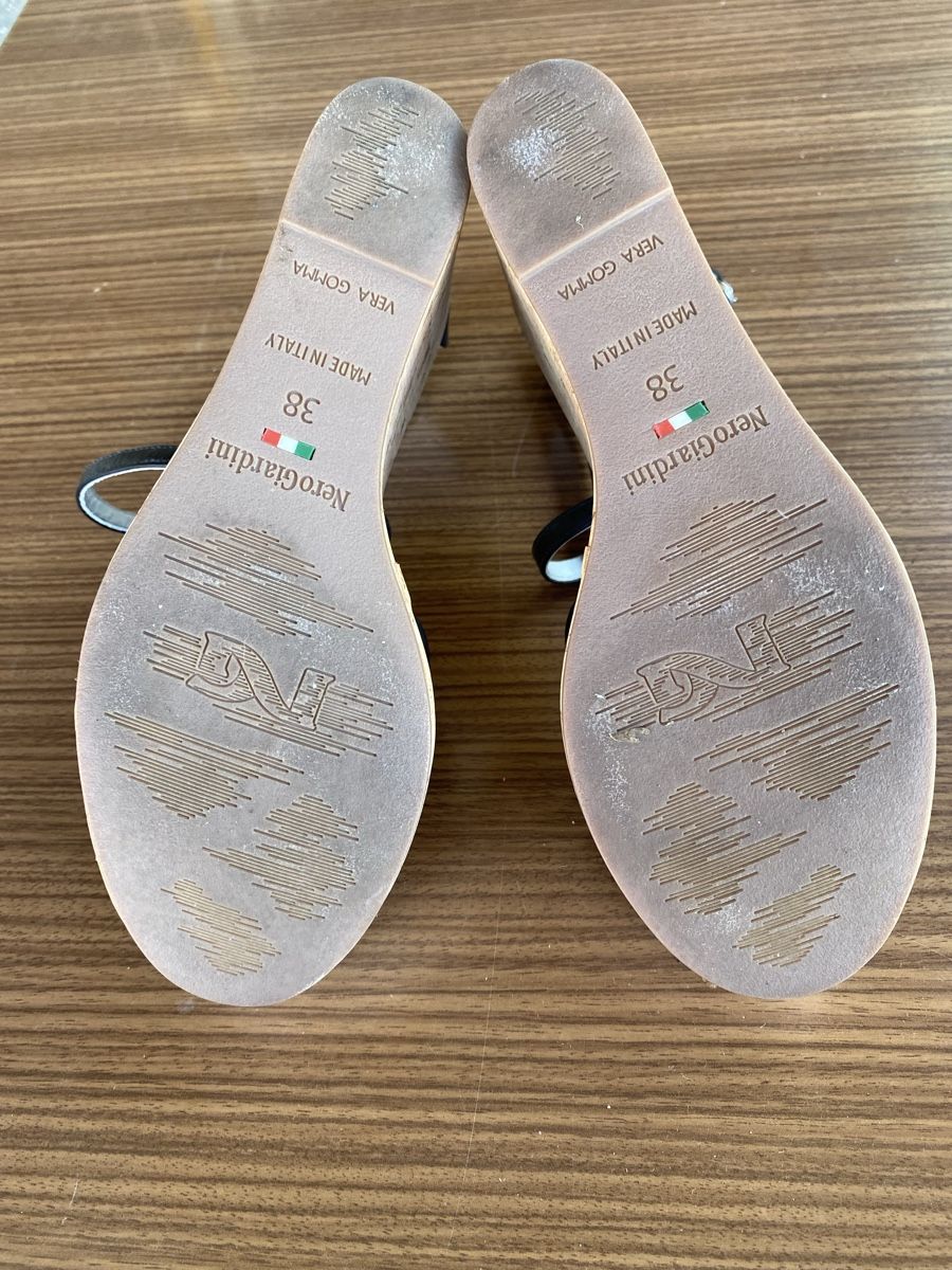 Chaussures femmes: Nero Giardini Sandalen, Gr.  38 – D'occasion à Kreuzlingen par nik_d2fj 2