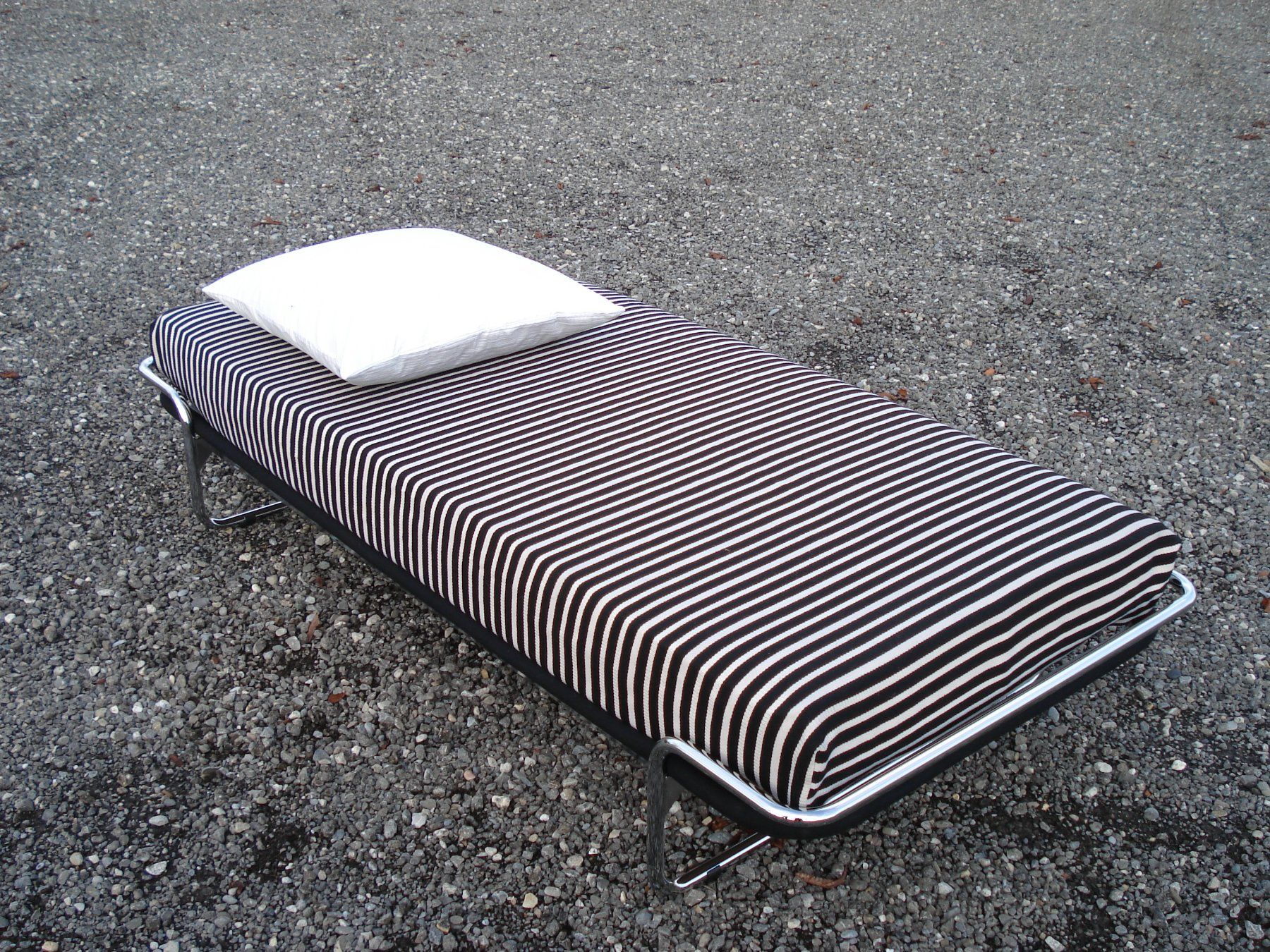 Betten: Designerbett – Gebraucht aus Areuse von ok98