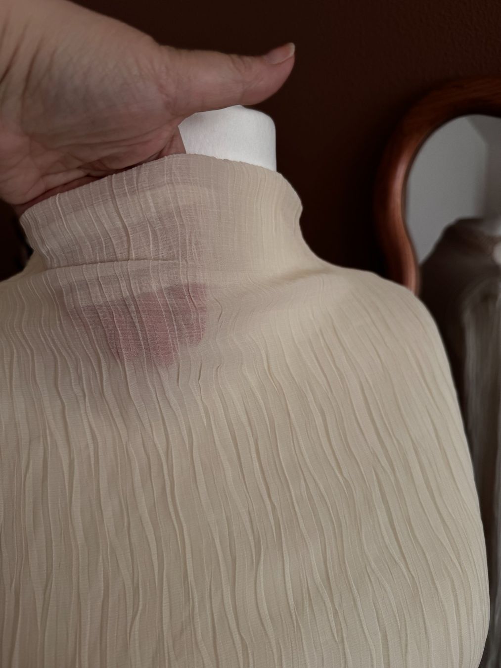 Camicette: Weite, luftige Bluse im Plissee beige Gr 46 – Usato da Muttenz venduto da einfach-schoen 3