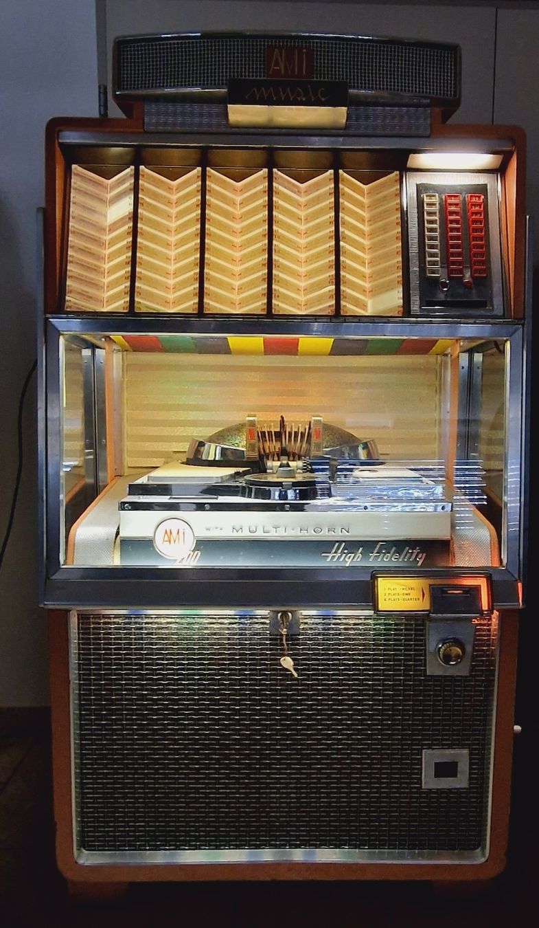 Jukebox: Musikbox Jukebox AMI G200 mit Bluetooth Empfänger – Usato da Geroldswil venduto da jukeman 4